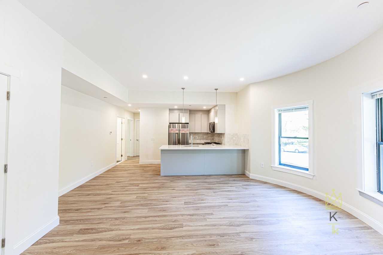460 Washington St #1 - Photo 2 of 17