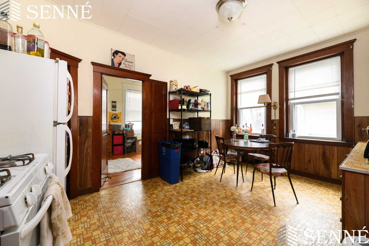 214 Chestnut St #3 - Photo 4 of 17