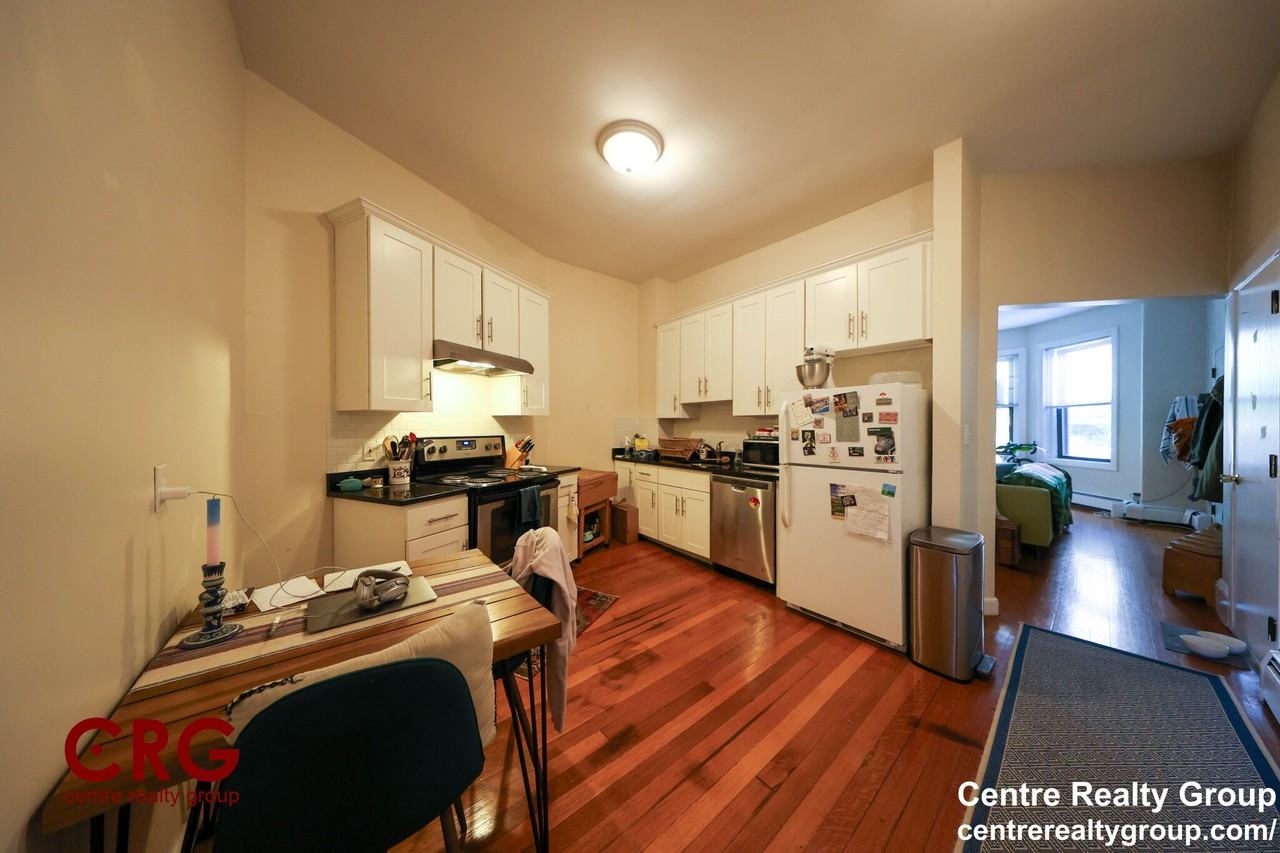 1728 Beacon St #1 - Photo 6 of 29