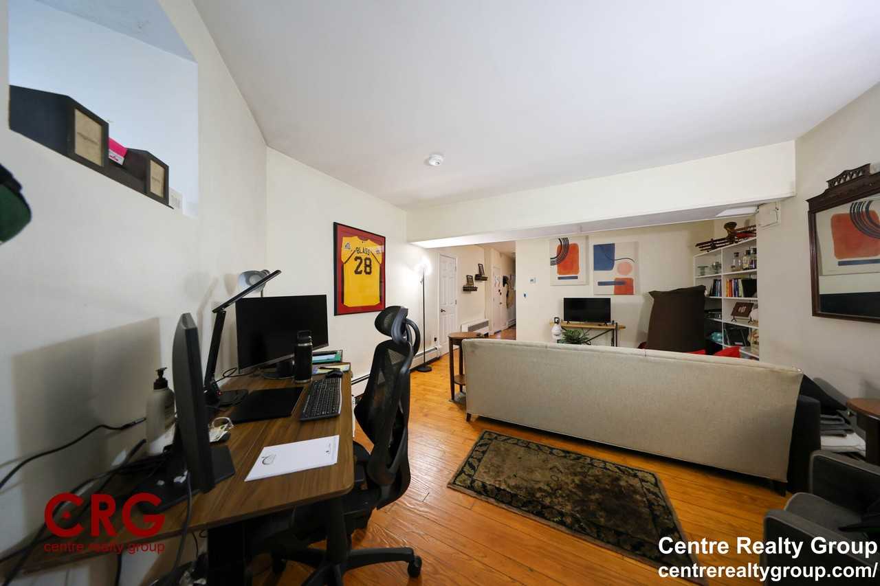 1728 Beacon St #B - Photo 4 of 22