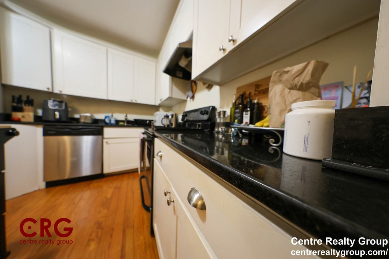 1728 Beacon St #B - Photo 7 of 22