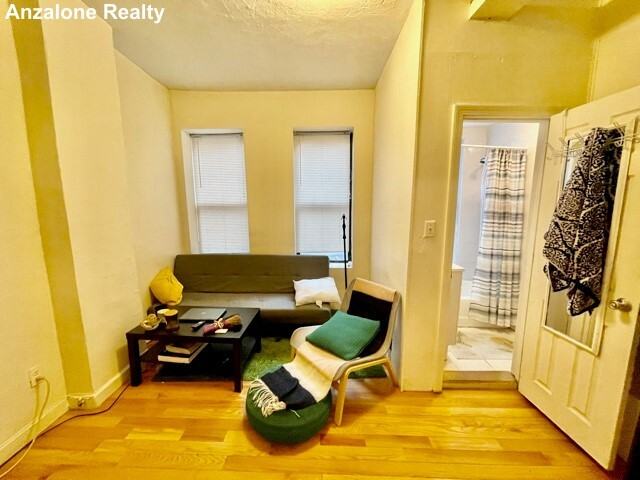 11 Charter St #2 - Photo 3 of 14