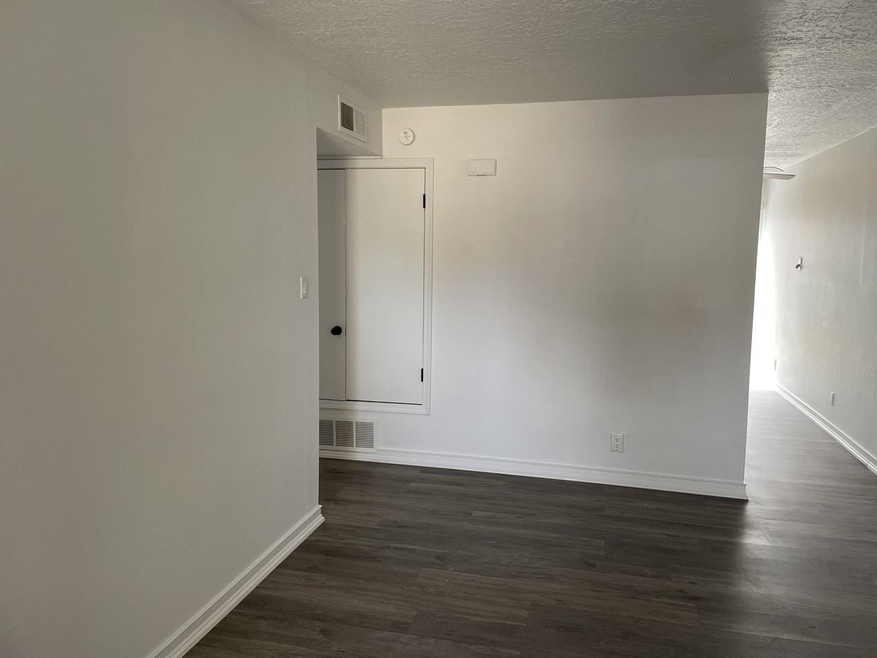 12312 Candelaria Rd Ne - Photo 7 of 32