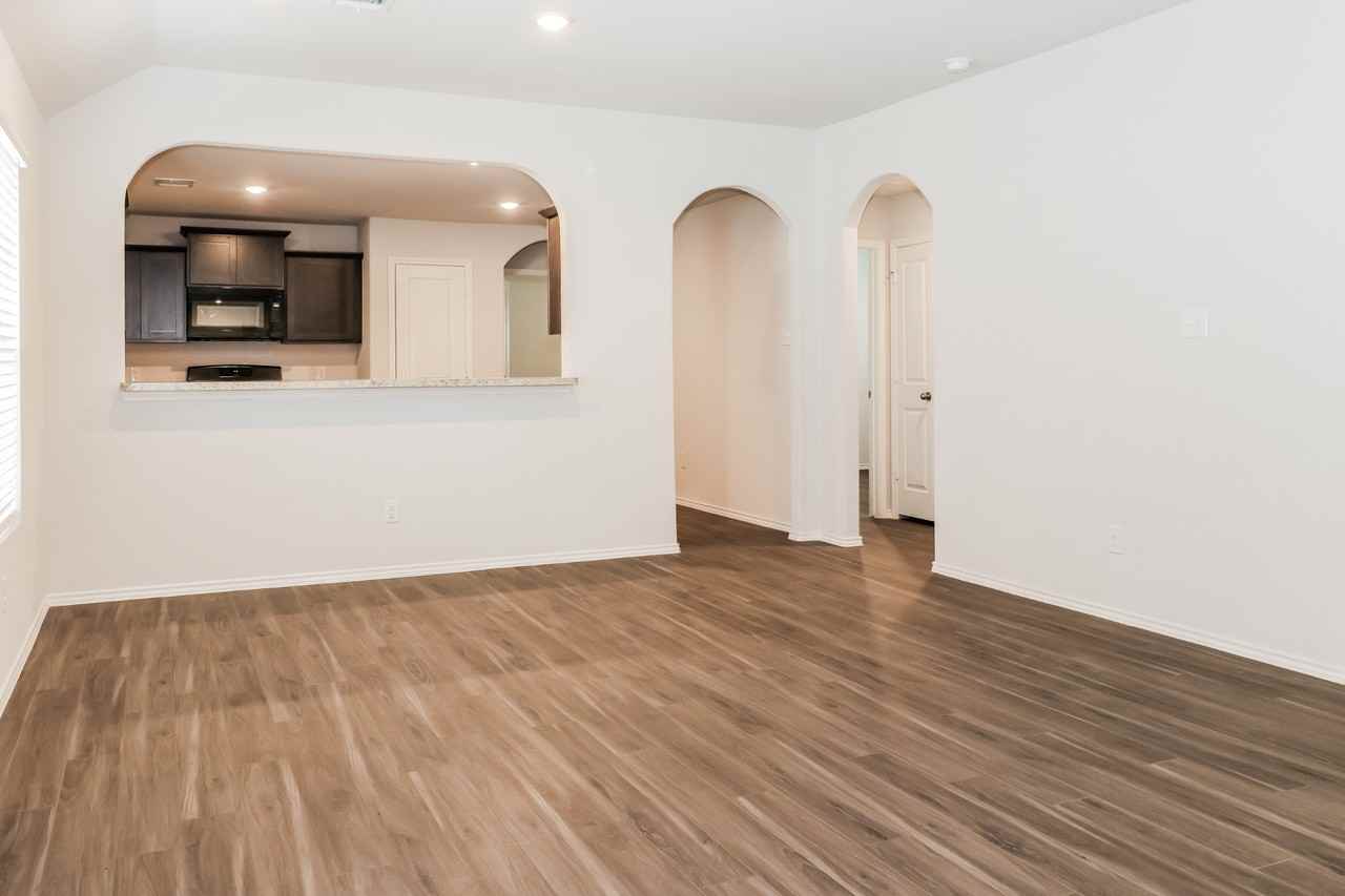 436 Woodhouse Way - Photo 3 of 13