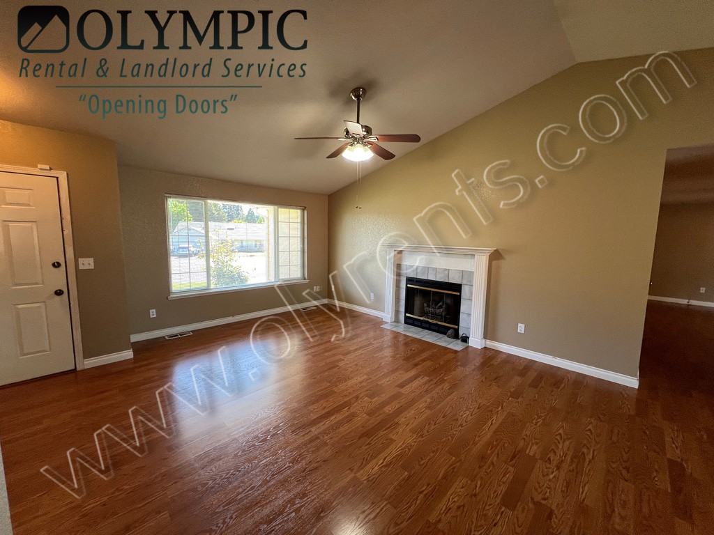 1012 Scarlet Oaks Dr Se - Photo 3 of 29
