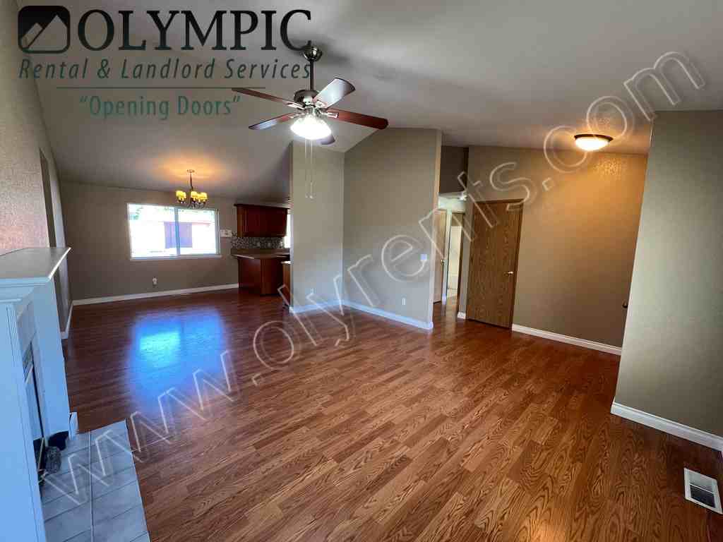 1012 Scarlet Oaks Dr Se - Photo 5 of 29