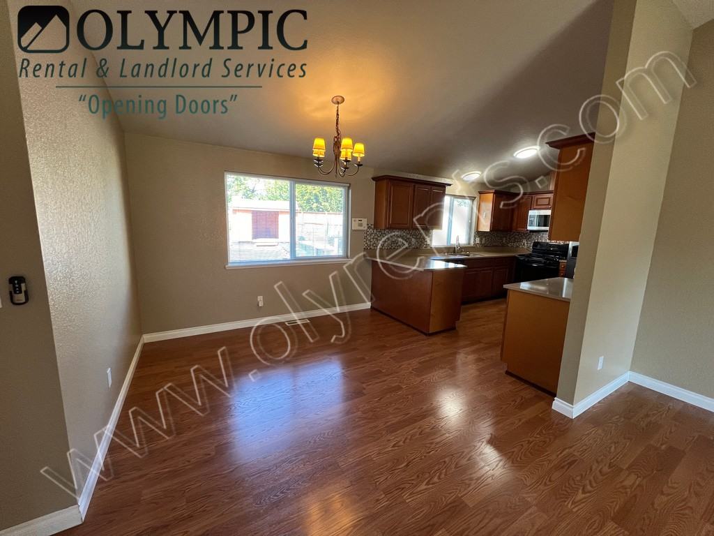 1012 Scarlet Oaks Dr Se - Photo 6 of 29