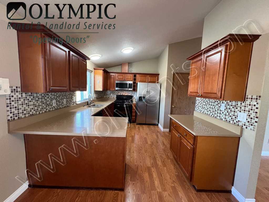 1012 Scarlet Oaks Dr Se - Photo 7 of 29