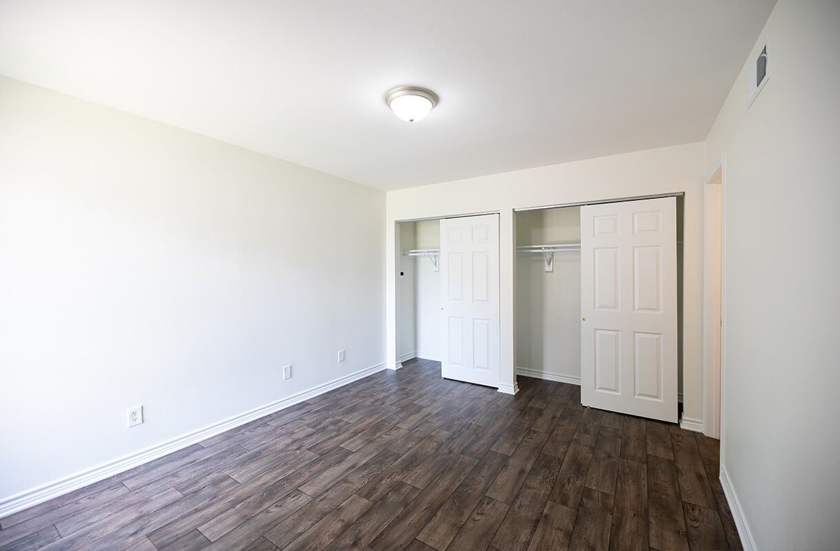 1020 W Mcneese St - Photo 7 of 8