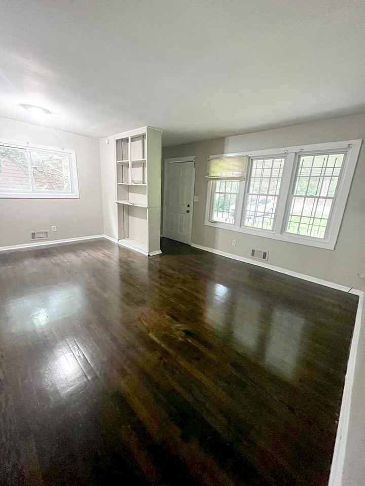 1801 W Austin Rd - Photo 2 of 12