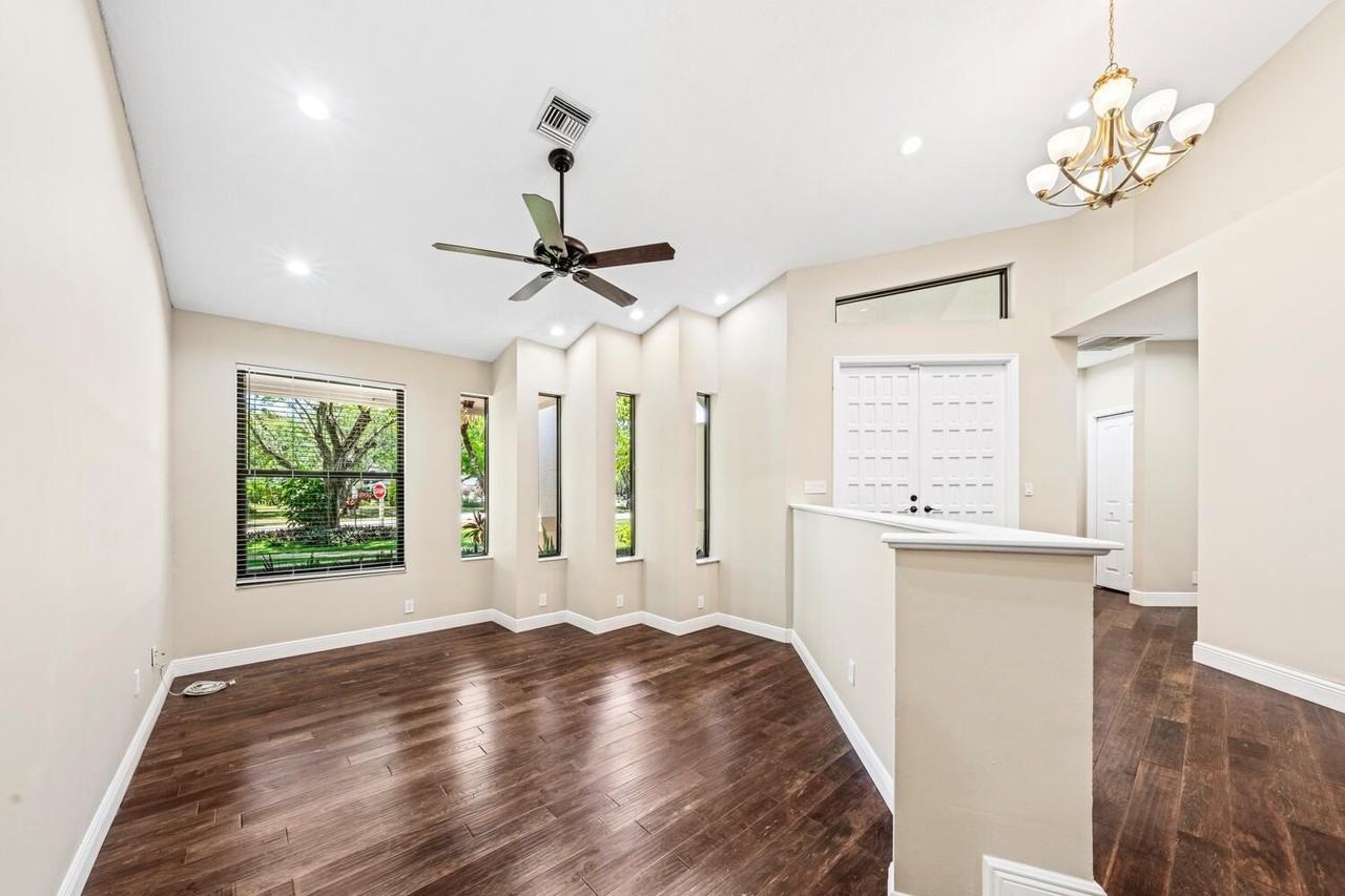 7210 Darby Ln #NA - Photo 2 of 37