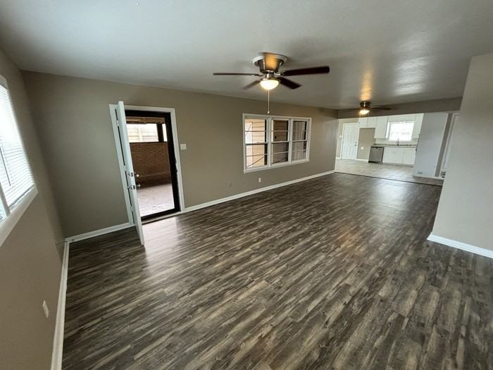 3304 Delano Ave - Photo 3 of 44