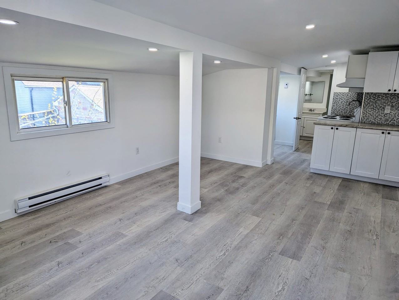 91 Water Street South - Photo 2 of 10