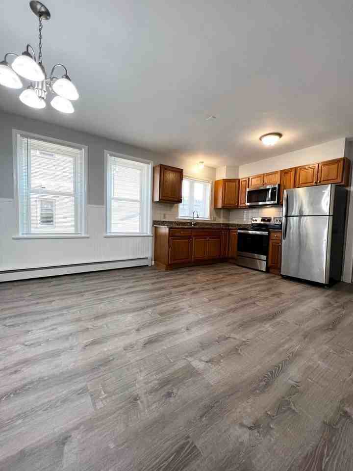 528 High Street - Photo 2 of 17