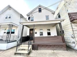 featured image of 1613 4th Ave