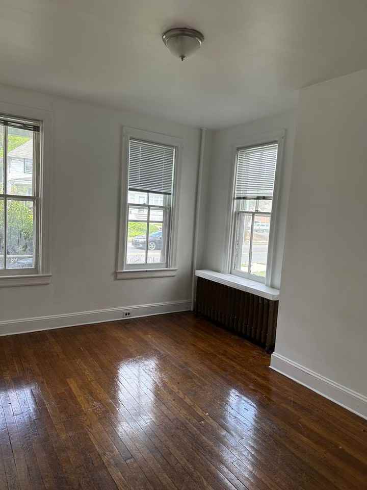 239 W Bridge St - Photo 3 of 17