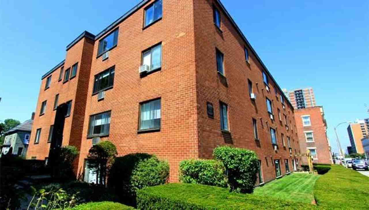 220 Babcock St - Photo 5 of 6