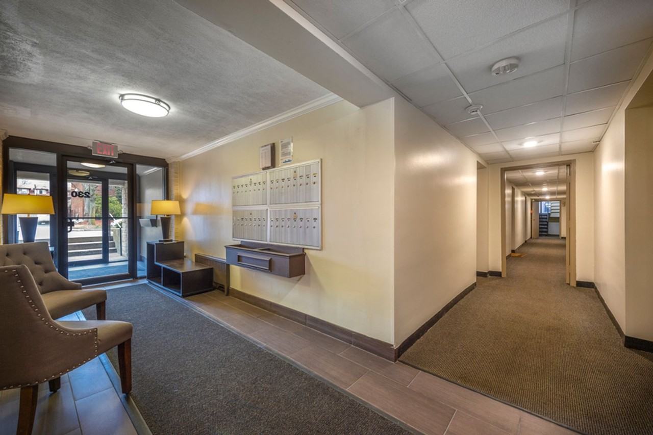 220 Babcock St - Photo 4 of 6