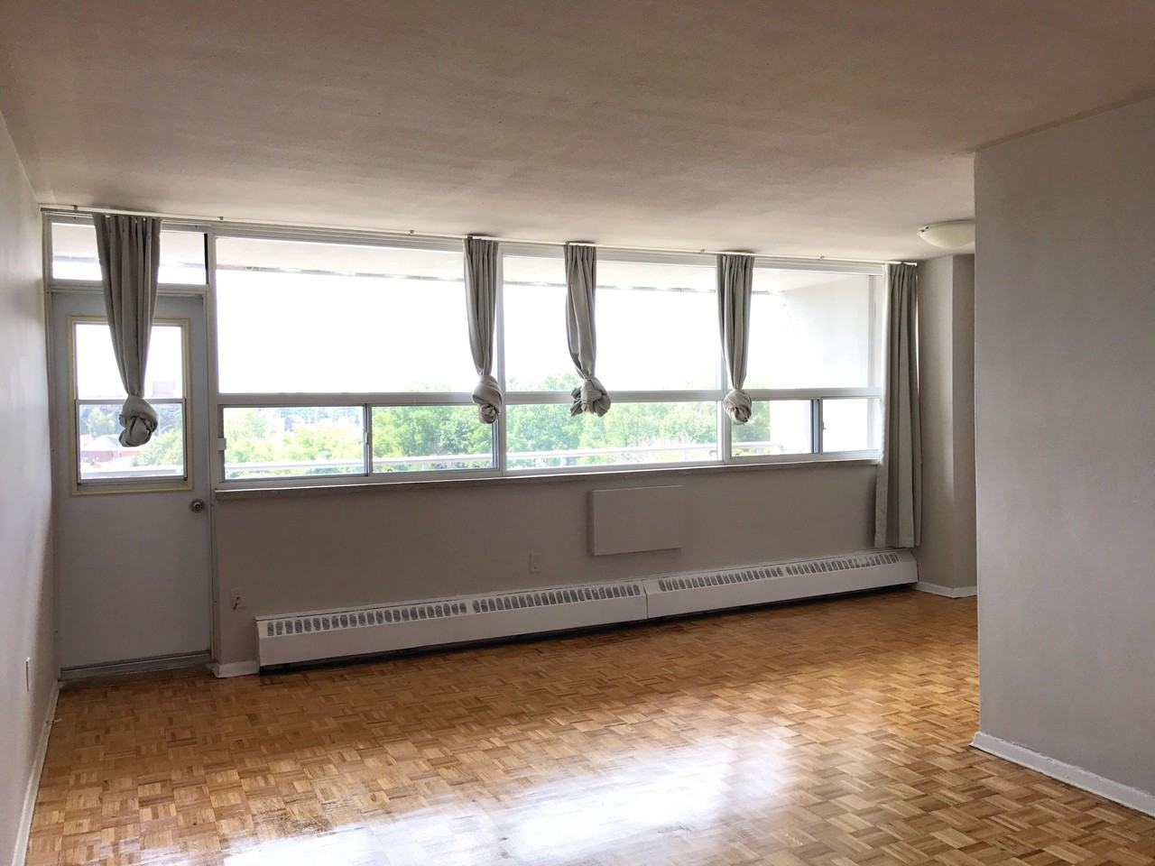 Beverly Hills Apartments - Photo 3 of 8