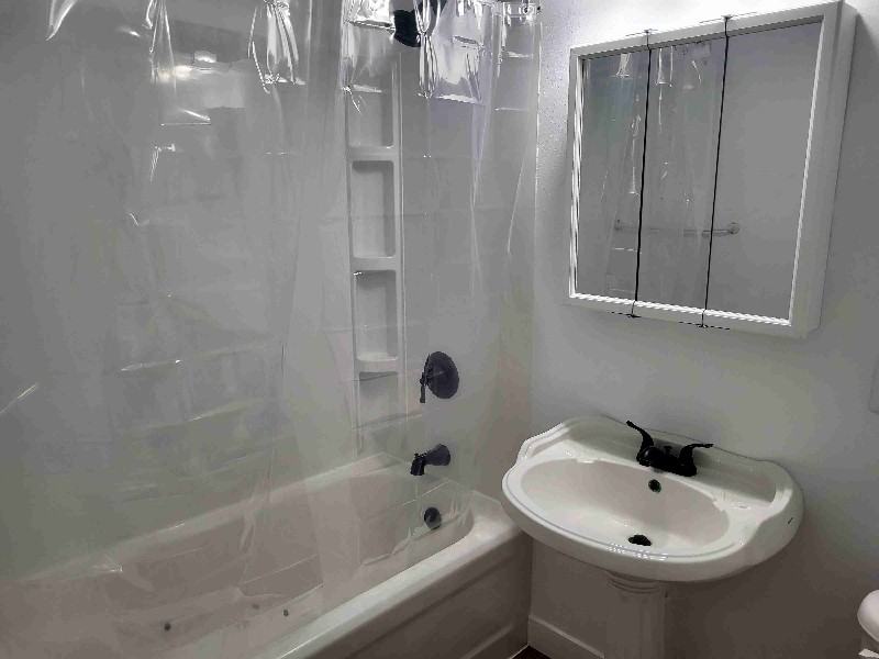 1806 S Lakeport St - Photo 3 of 8