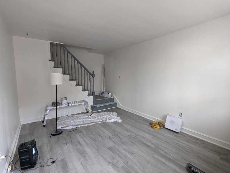 307 W 6th St - Photo 2 of 7