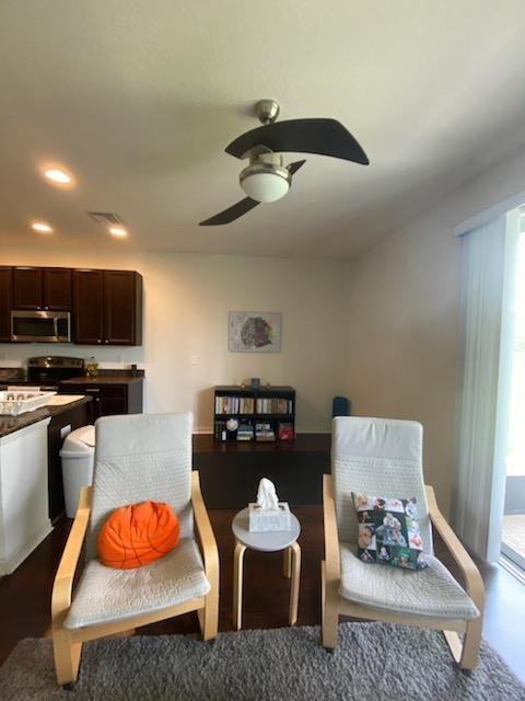 6828 Holly Heath Dr - Photo 3 of 16