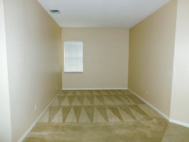 1411 Rowantree Dr - Photo 2 of 10