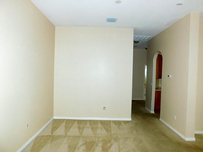 1411 Rowantree Dr - Photo 3 of 10