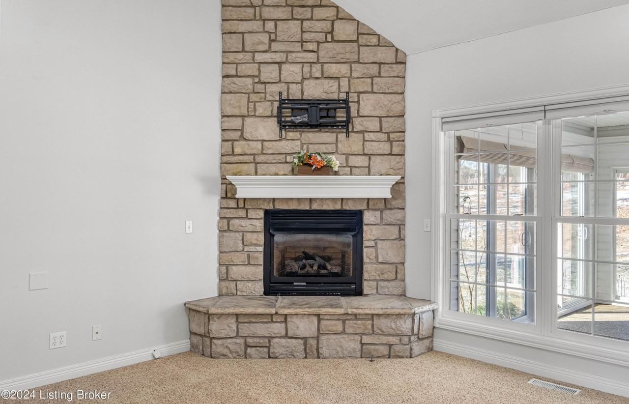 635 Cherry Hill Pkwy #NA - Photo 2 of 45