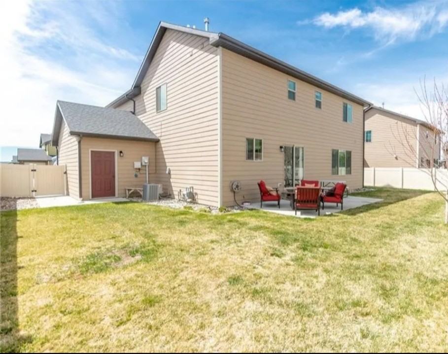 5823 Red Berry Trl #NA - Photo 2 of 14