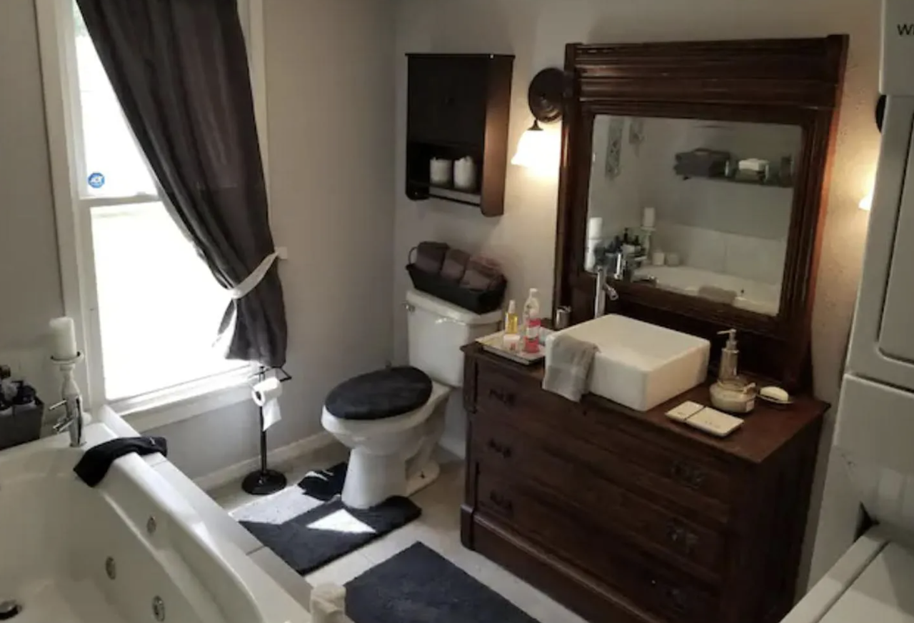 1121 W Turner St #NA - Photo 7 of 12