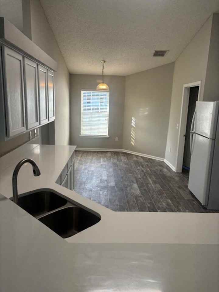 53 Ryder Dr - Photo 3 of 19