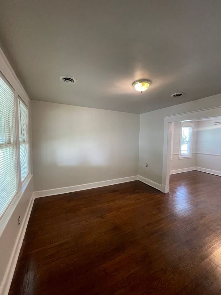 1310 Lynhaven Ave - Photo 2 of 23