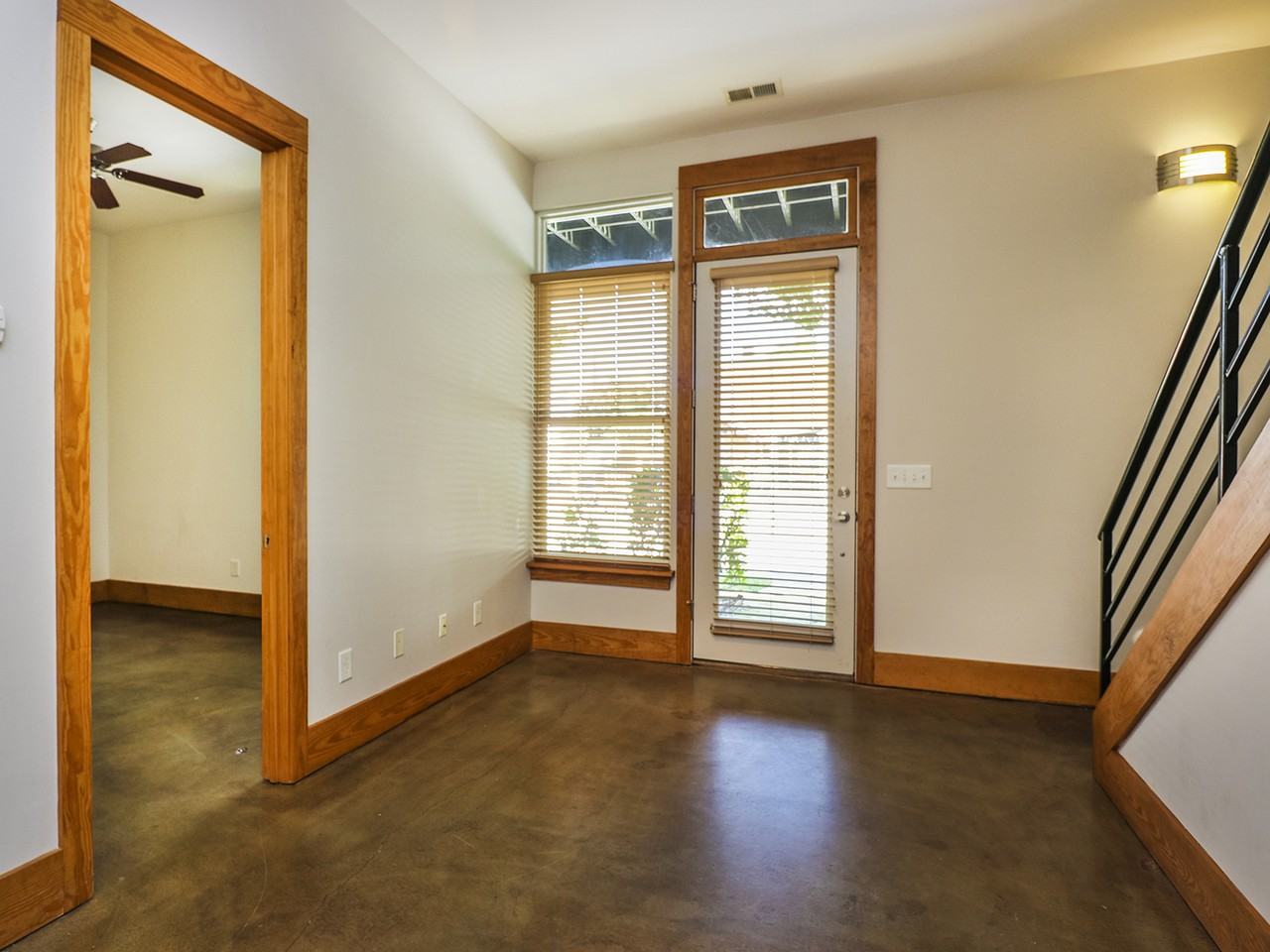 452 Arlington St - Photo 3 of 21