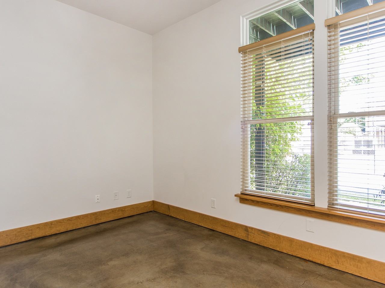 452 Arlington St - Photo 6 of 21