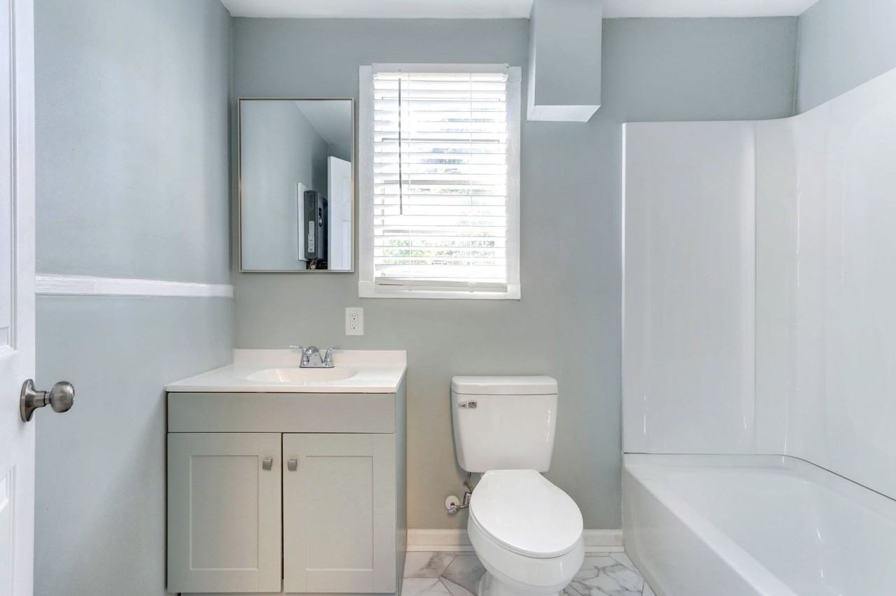 1213 Atlantic Ave - Photo 2 of 16