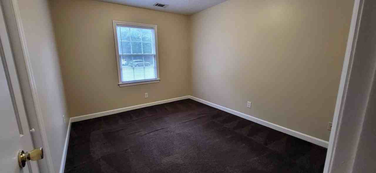 Towne Village Apartments - Photo 5 of 9