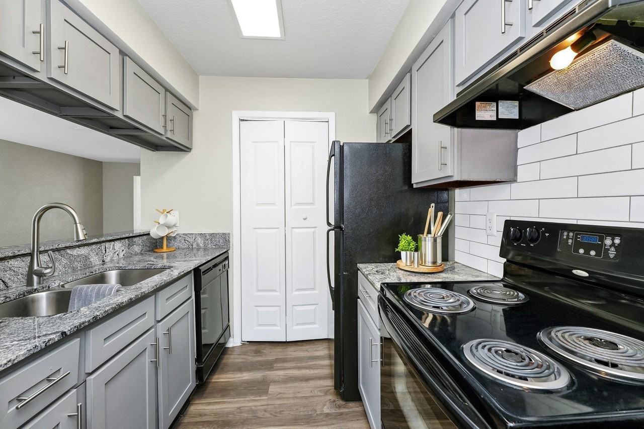 Timberlake Apartments - Photo 2 of 17