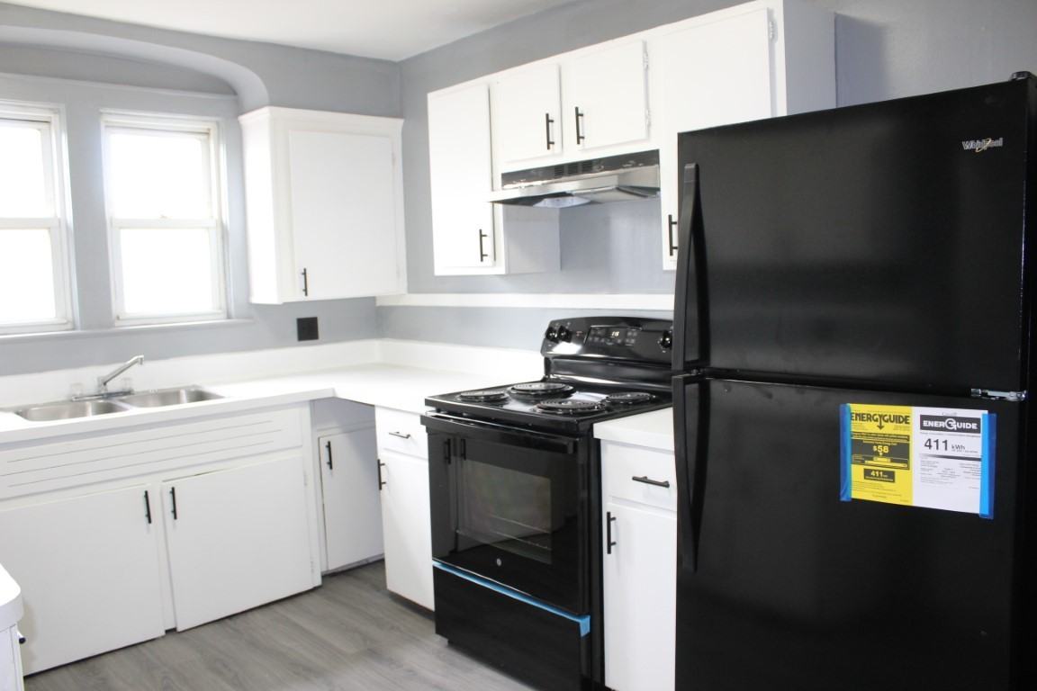 43 S Atherton Ave - Photo 3 of 13