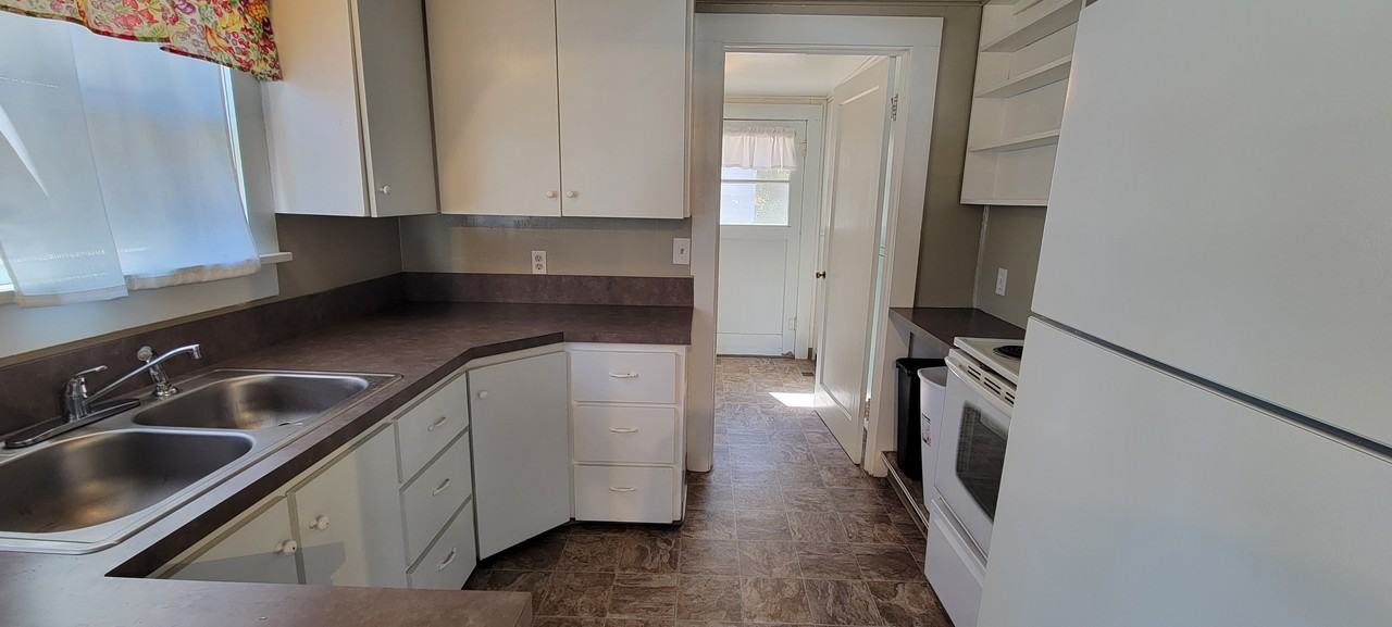 15038 2nd Street Northeast - Photo 3 of 7