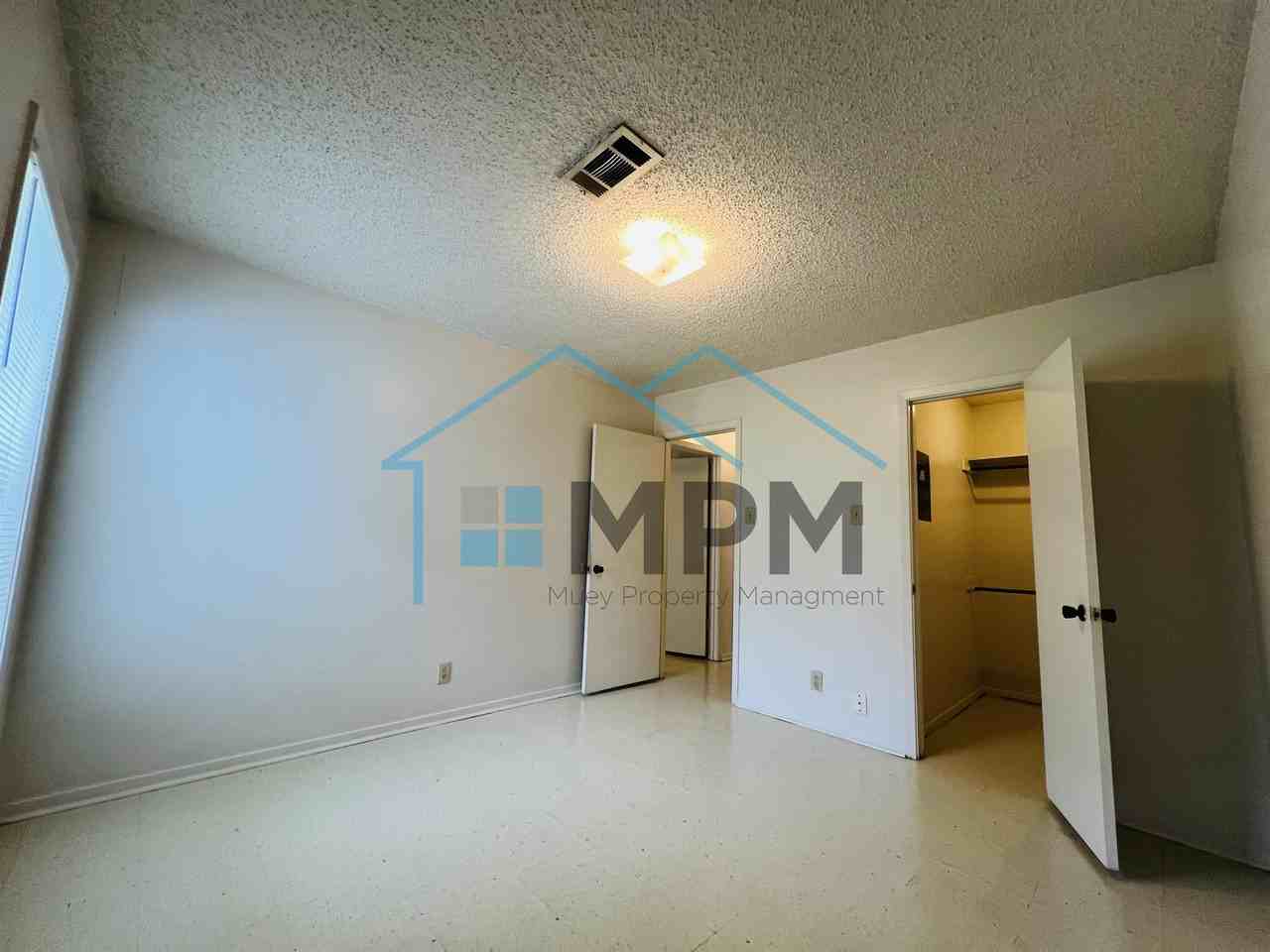 50 Colonial Dr #B - Photo 5 of 11