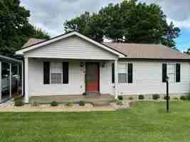 featured image of 402 Susannah Ave #1