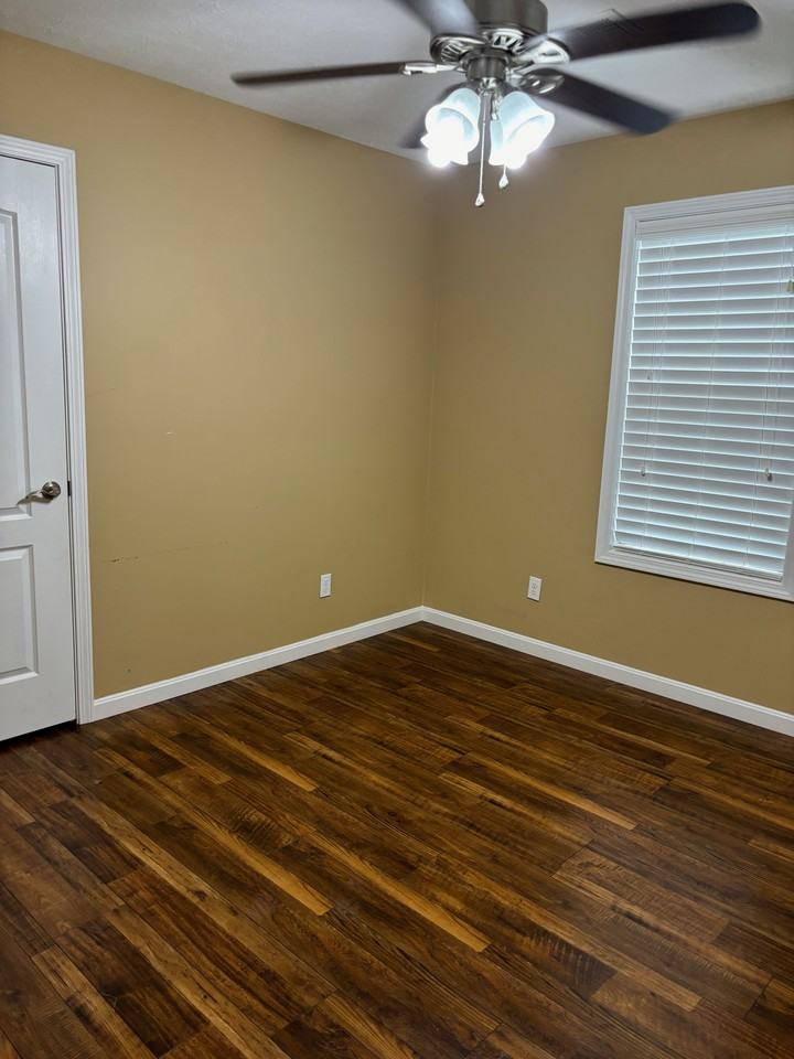 402 Susannah Ave #1 - Photo 7 of 11