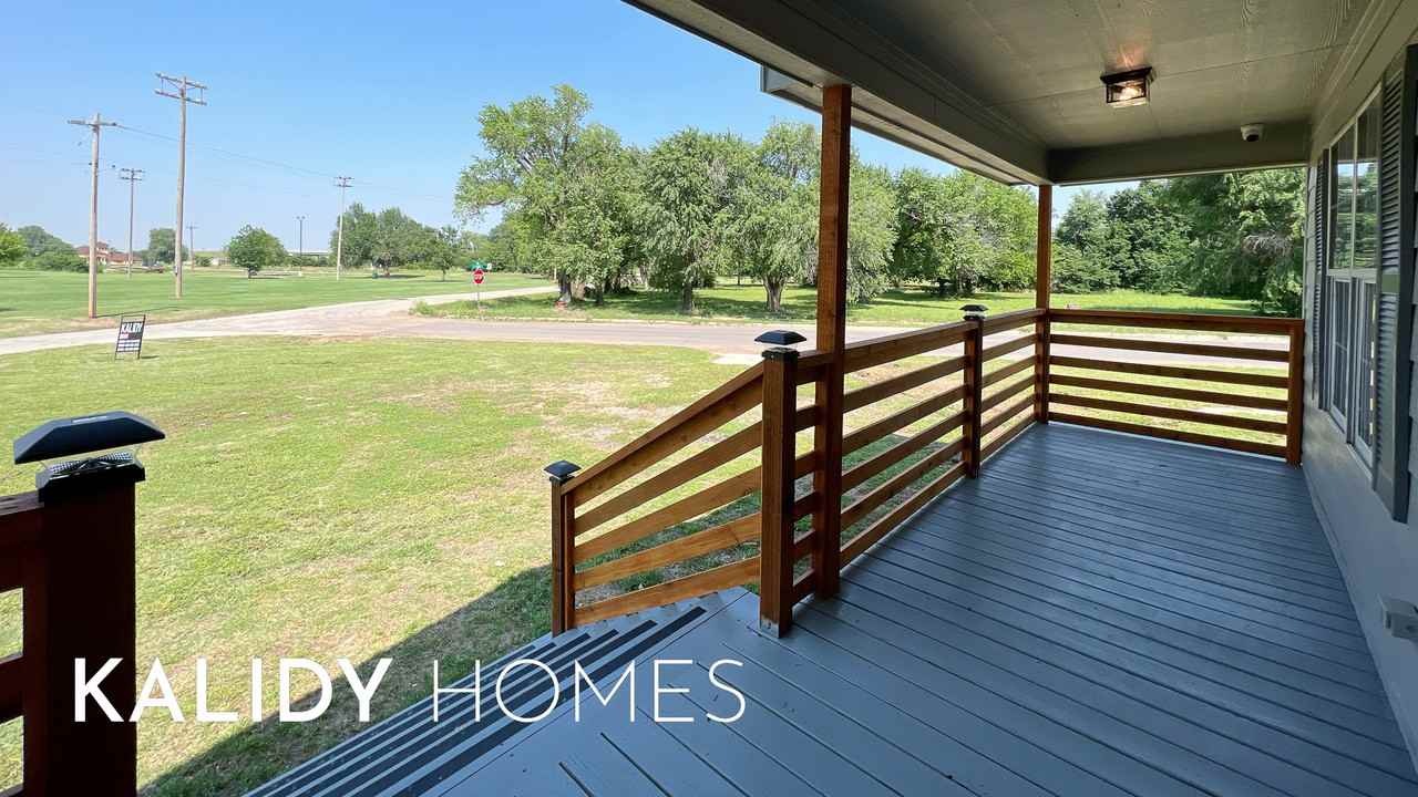 601 W Caddo St #1 - Photo 4 of 32