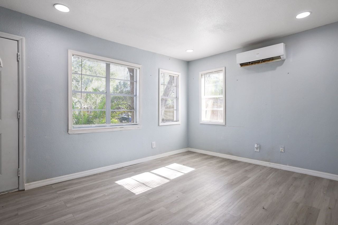 524 6th Ave Ne #1 - Photo 4 of 16