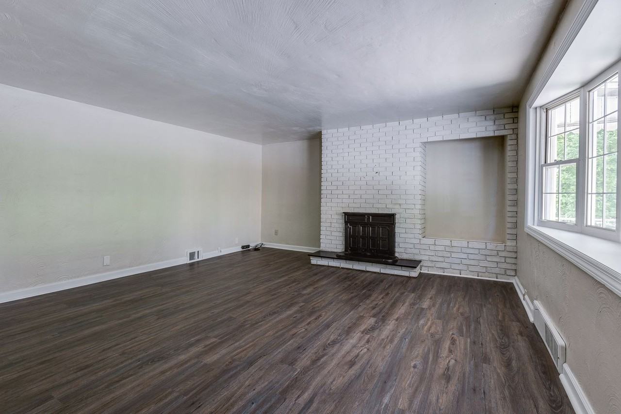 2749 Oakley Way - Photo 3 of 35