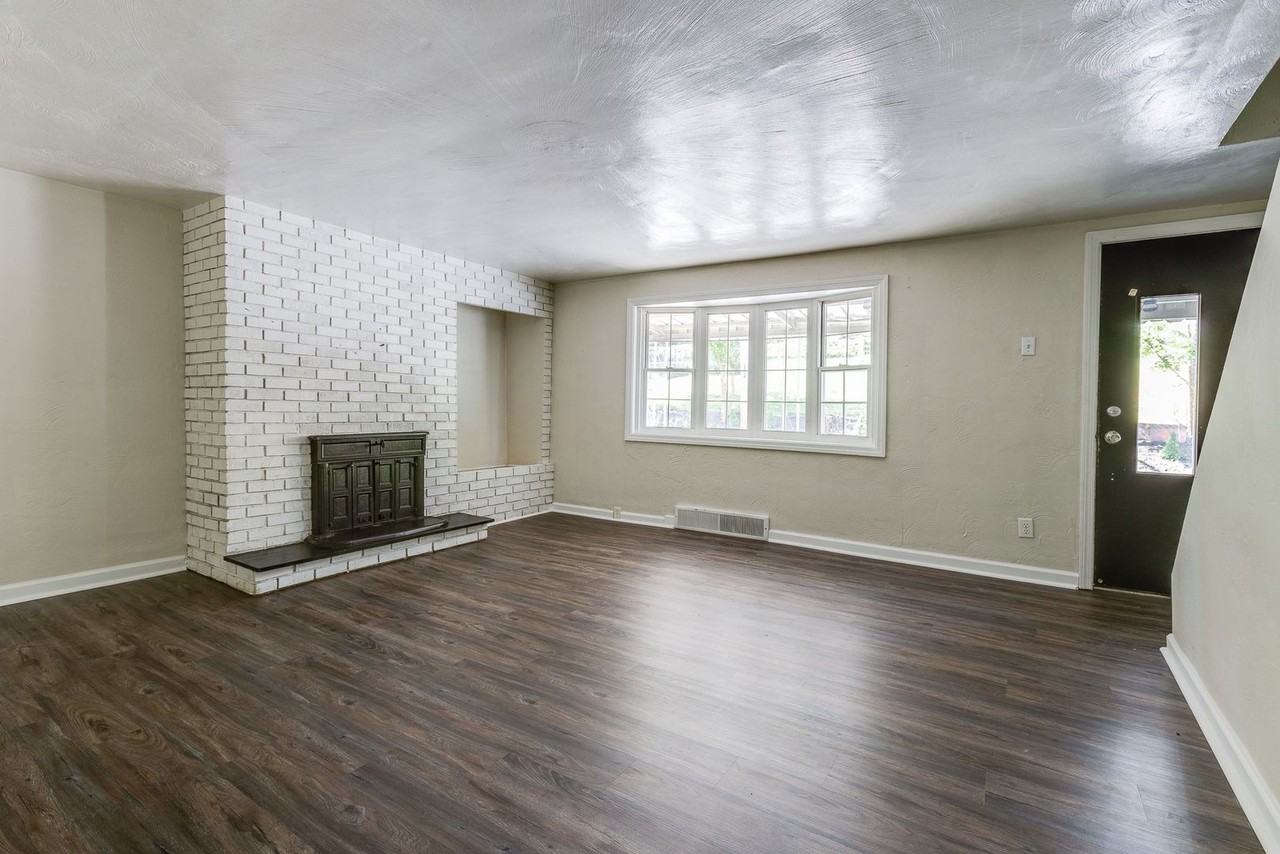 2749 Oakley Way - Photo 4 of 35