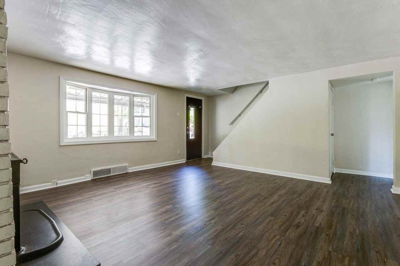 2749 Oakley Way - Photo 5 of 35