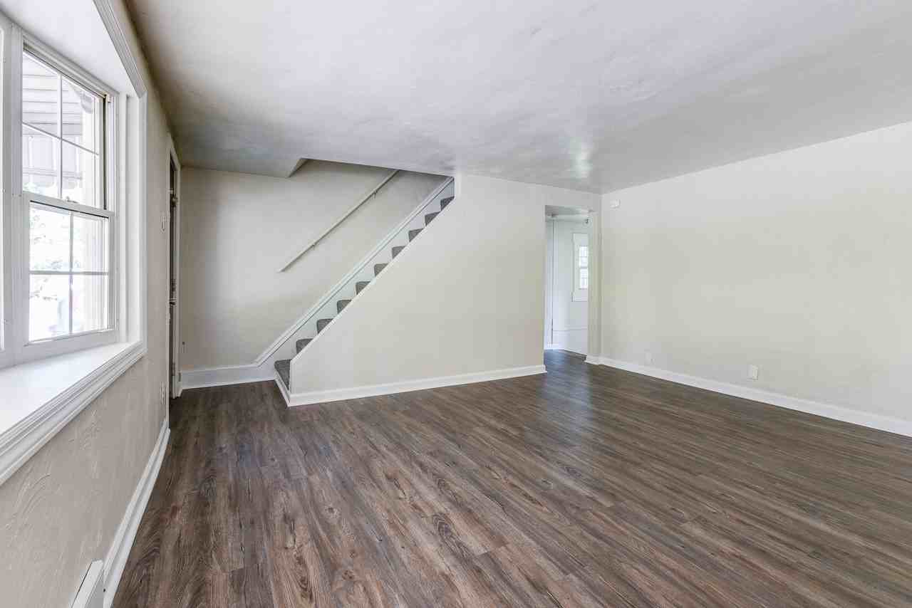 2749 Oakley Way - Photo 6 of 35