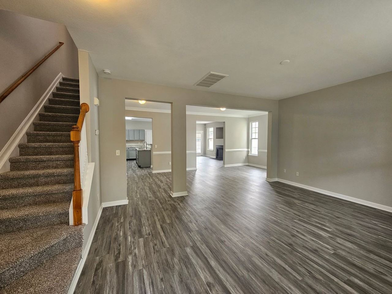 270 Mockingbird Ln - Photo 2 of 26